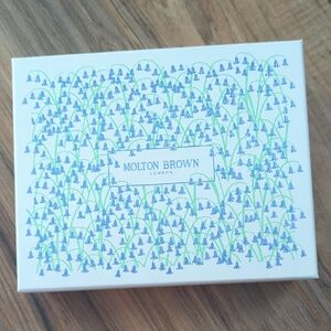 Molton Brown Blue Bell And Wild Strawberry Travel Collection